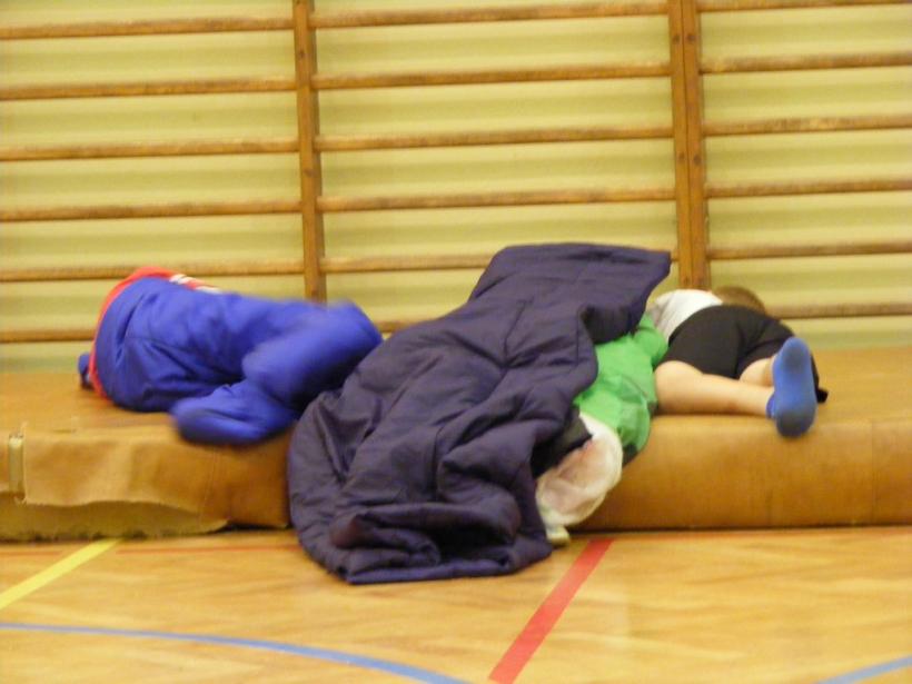 Noc z tenisem stołowym