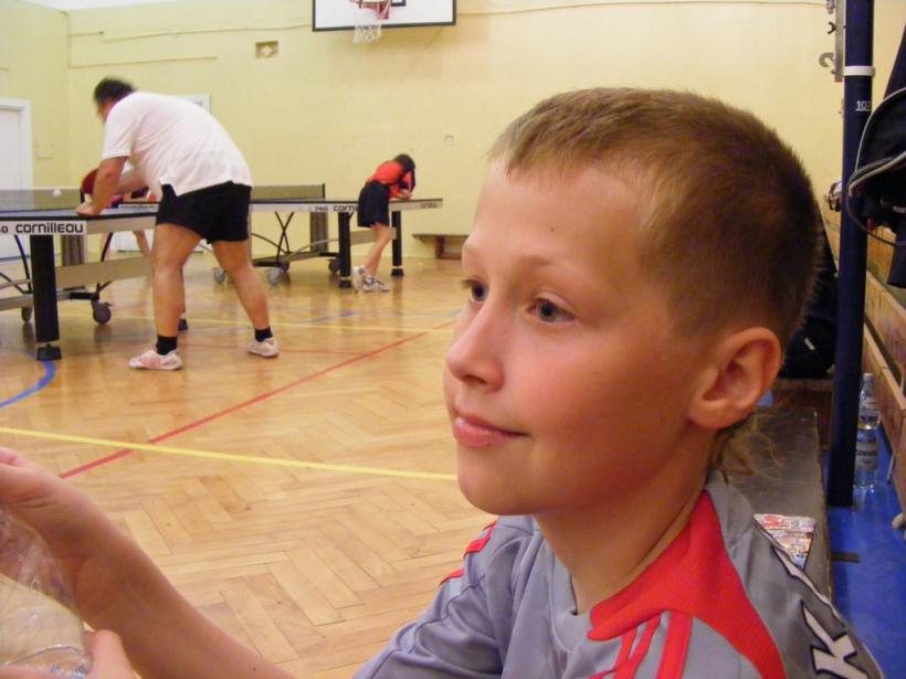 Noc z tenisem stołowym