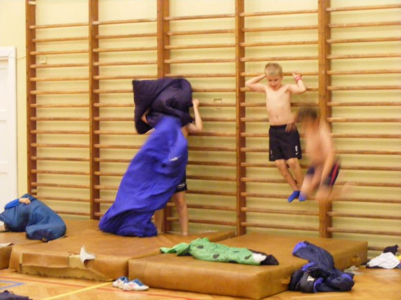 Noc z tenisem stołowym