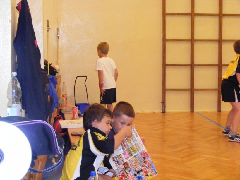 Noc z tenisem stołowym