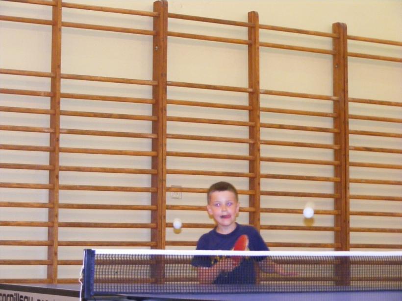 Noc z tenisem stołowym