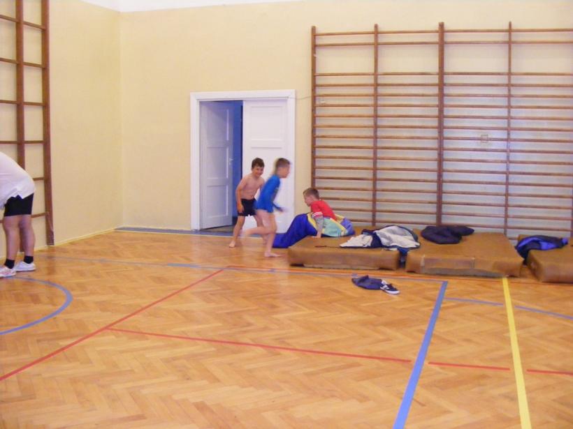 Noc z tenisem stołowym