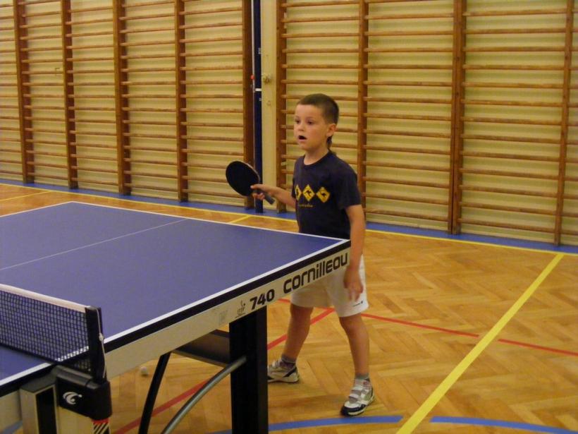 Noc z tenisem stołowym