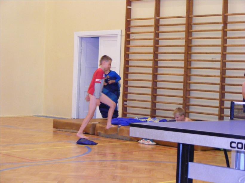 Noc z tenisem stołowym