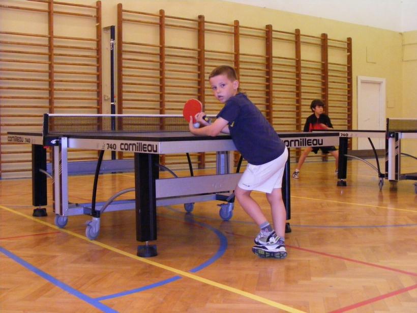 Noc z tenisem stołowym