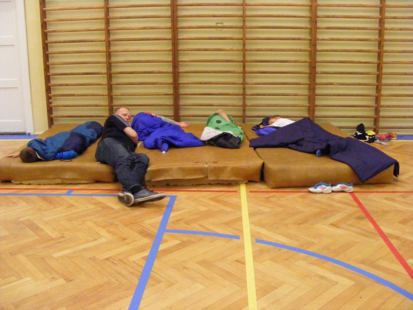 Noc z tenisem stołowym