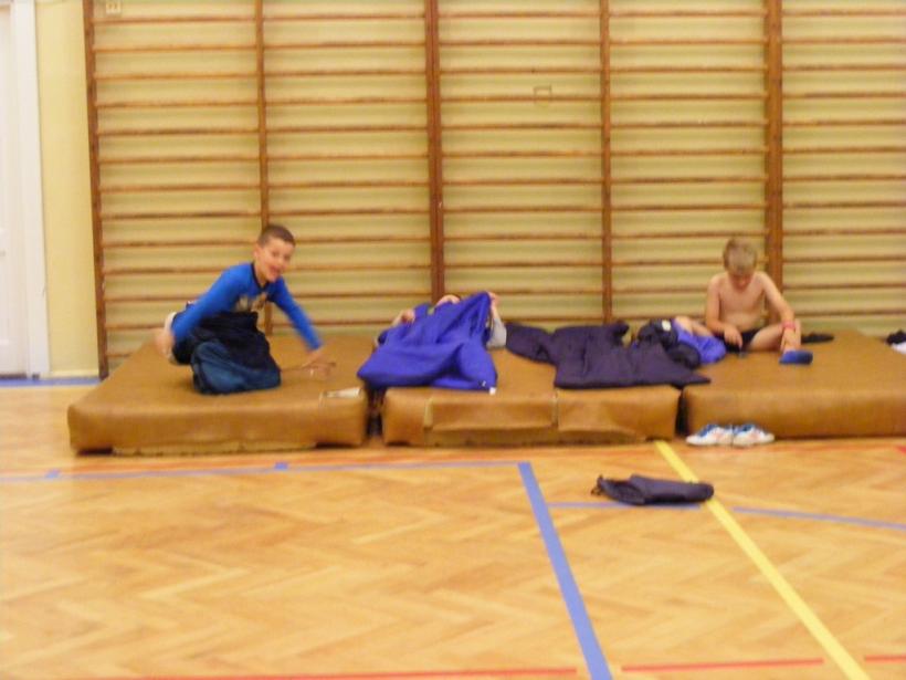 Noc z tenisem stołowym