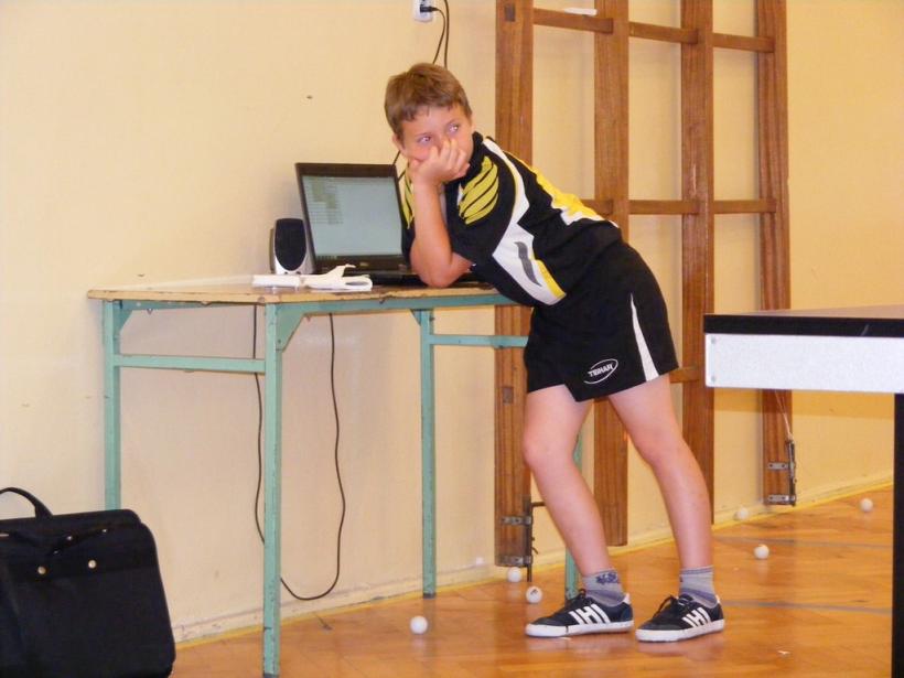 Noc z tenisem stołowym