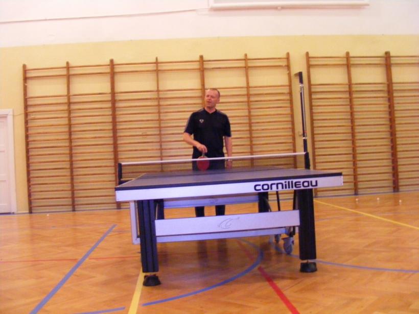 Noc z tenisem stołowym