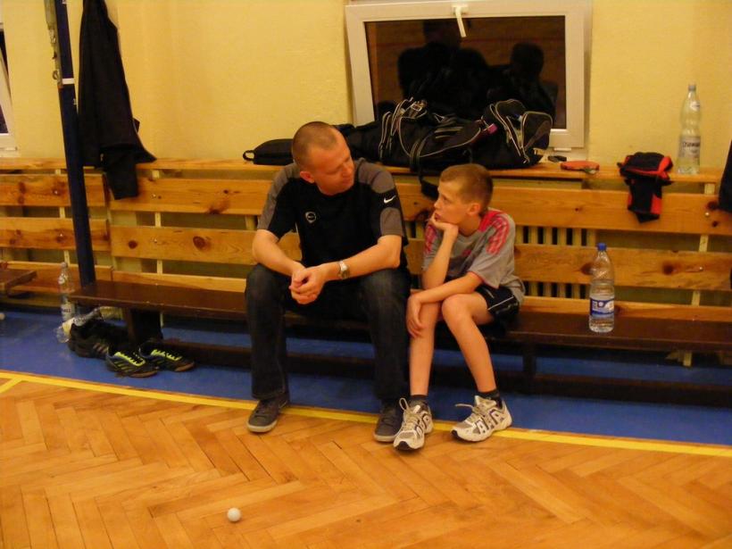 Noc z tenisem stołowym