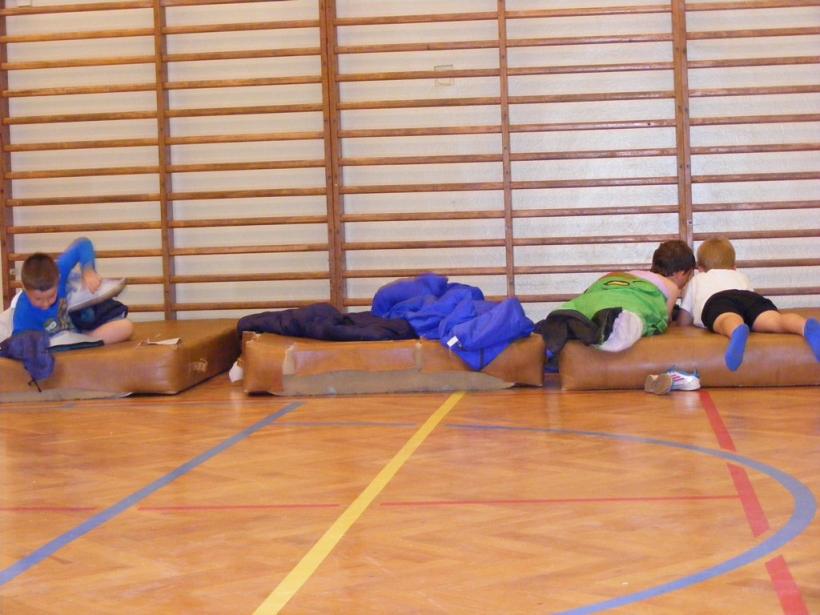 Noc z tenisem stołowym