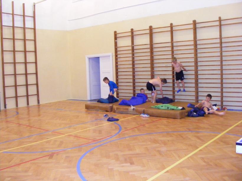 Noc z tenisem stołowym