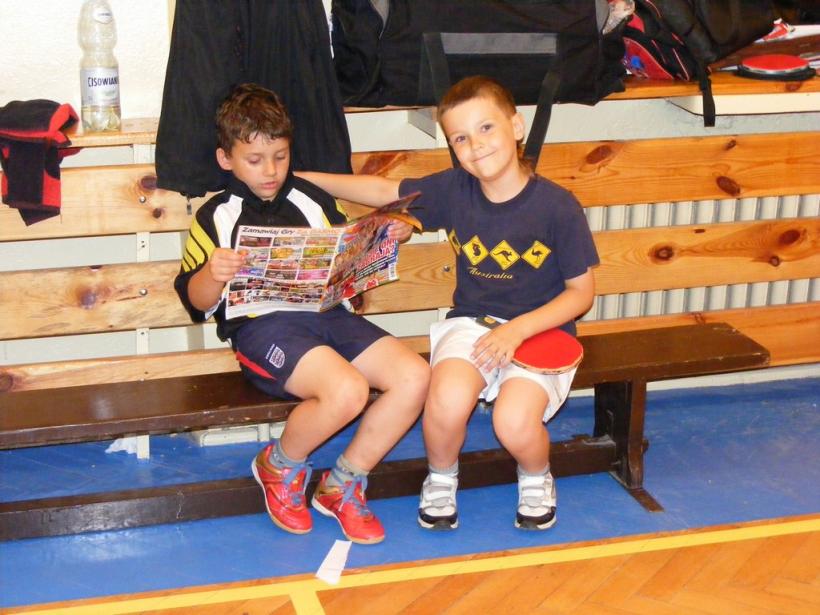 Noc z tenisem stołowym