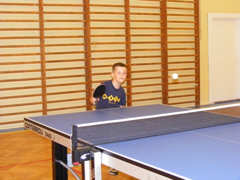 Noc z tenisem stołowym