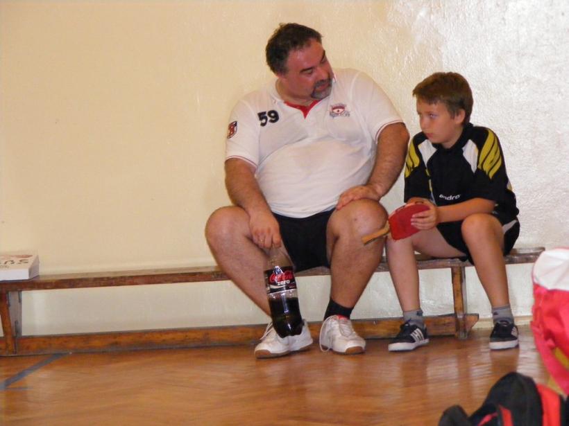 Noc z tenisem stołowym