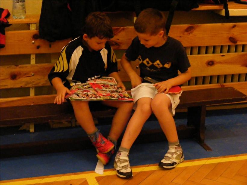 Noc z tenisem stołowym