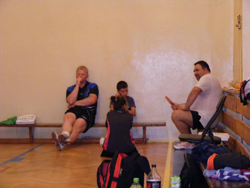 Noc z tenisem stołowym